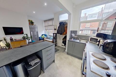 4 bedroom terraced house to rent, Lumley Avenue, Burley, Leeds, West Yorkshire