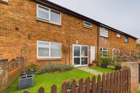 3 bedroom terraced house for sale, Windrush Court, Aylesbury HP21