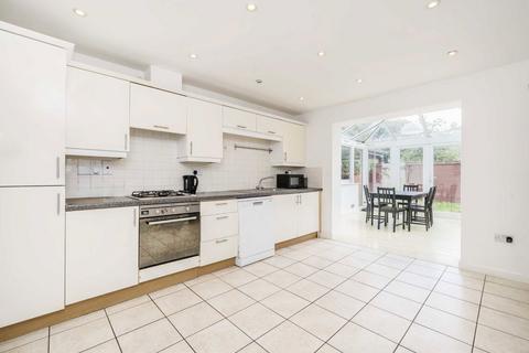 4 bedroom house for sale, Creswick Road, London W3