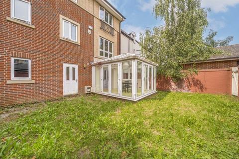 1 Creswick Road, London, W3 9EZ