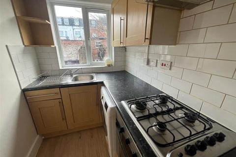 1 bedroom flat to rent, Villiers Road, Willesden Green, NW2