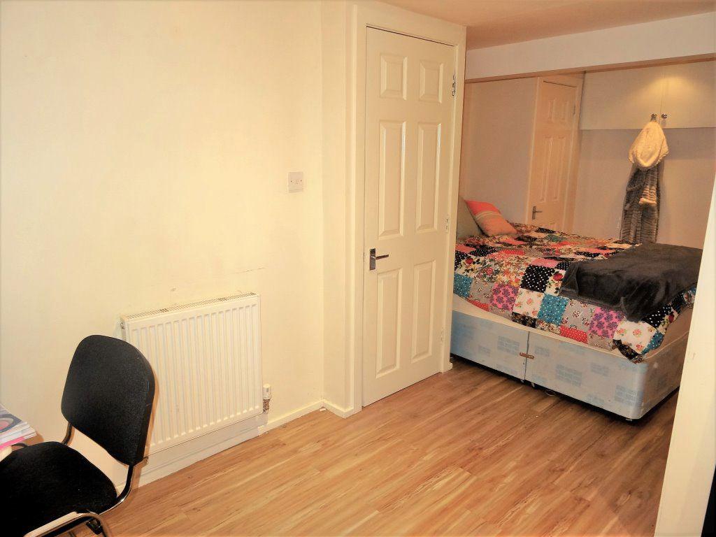 House in Leeds - View 5