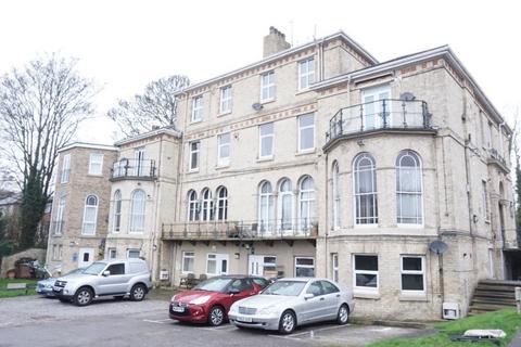 2 bedroom flat to rent, 14 Dykes House, Cliff Road, Hessle, HU13 0HA