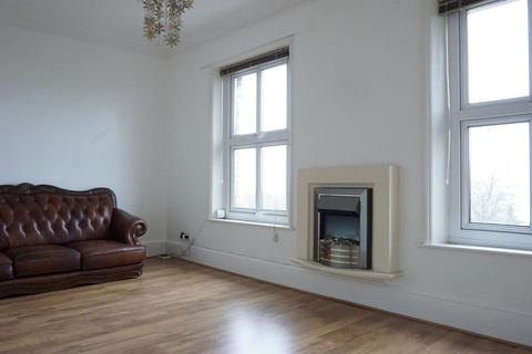 2 bedroom flat to rent, 14 Dykes House, Cliff Road, Hessle, HU13 0HA