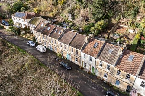 2 bedroom terraced house to rent, Perfect View, Bath BA1