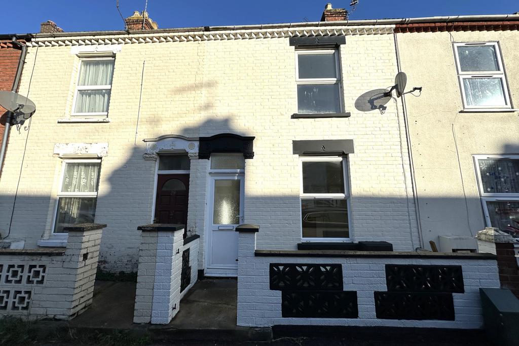 Excellently Presented Three Bed Terrace