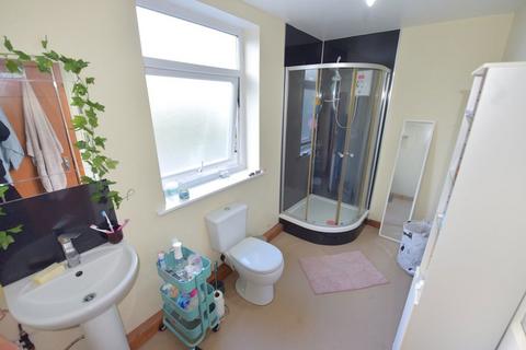 2 bedroom flat to rent, Low Close Dwellings