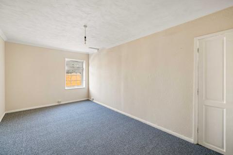 2 bedroom flat to rent, Cheriton High Street, Folkestone, Folkestone, CT19