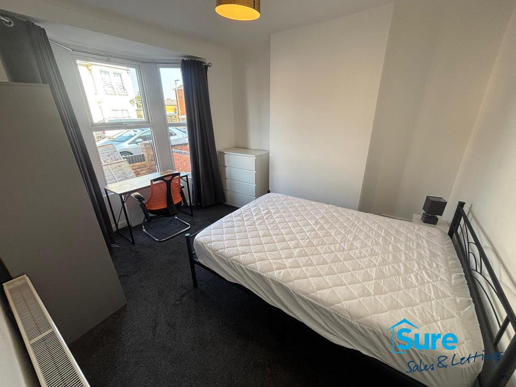 Bedroom 1 (Ground Floor)