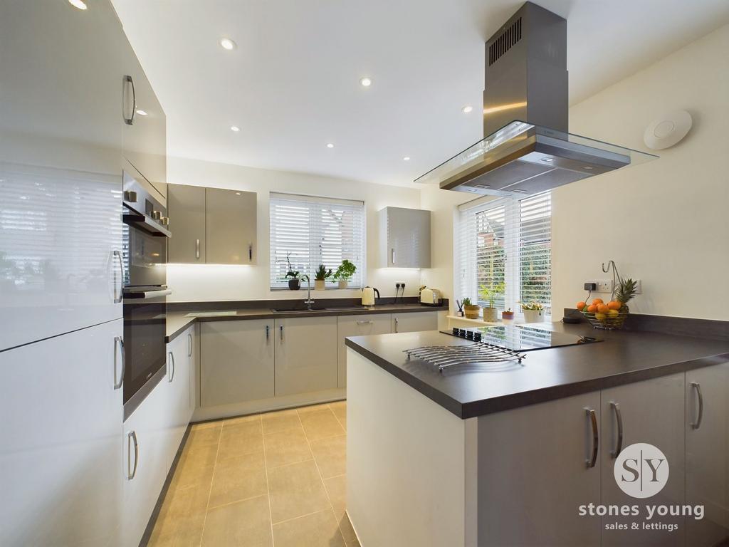 Fantastic Open Plan Living Dining Kitchen