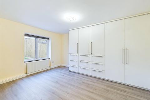 2 bedroom apartment to rent, St Margarets Road