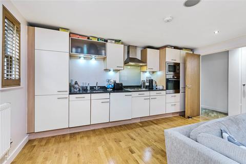 2 bedroom flat for sale, Boundaries Road, London, SW12