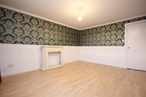 2 bedroom flat to rent, Lomond Grove, Glasgow, G67