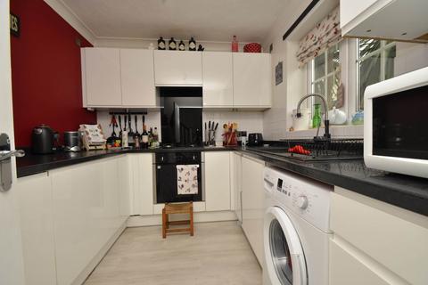 2 bedroom semi-detached house to rent, Market Manor, Norwich NR13