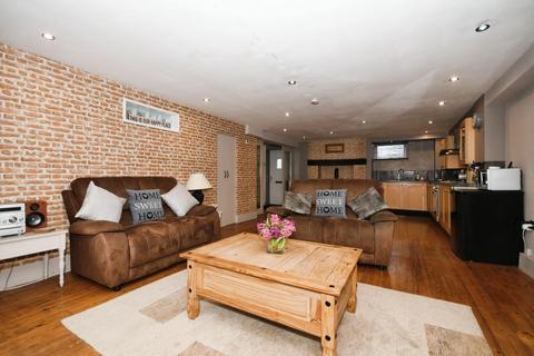 3 bedroom end of terrace house for sale, Chester Street, Brampton, Chesterfield, S40 1DW