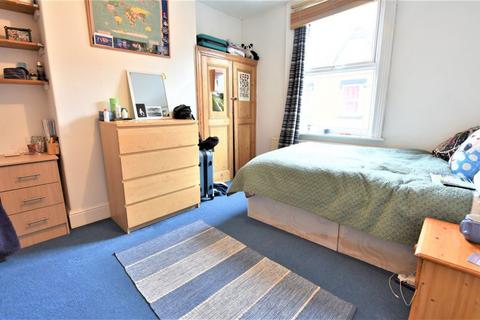 2 bedroom house to rent, William Street