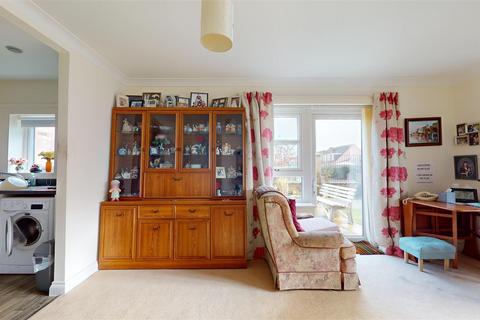 2 bedroom flat for sale, Bluebell Gardens, Stockwood, Bristol