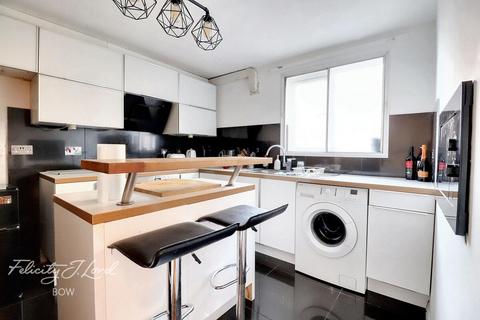 2 bedroom flat to rent, Jarret House, Bow Road, LONDON
