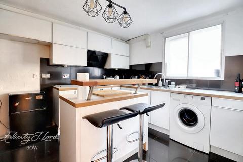 2 bedroom flat to rent, Jarret House, Bow Road, LONDON
