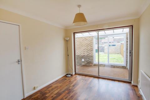 3 bedroom terraced house to rent, Sherwood Walk, Crawley RH10