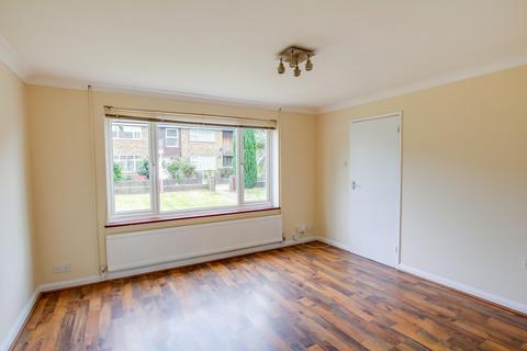 3 bedroom terraced house to rent, Sherwood Walk, Crawley RH10