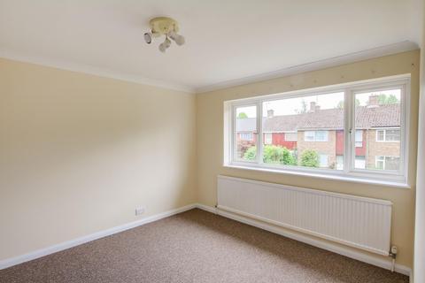 3 bedroom terraced house to rent, Sherwood Walk, Crawley RH10