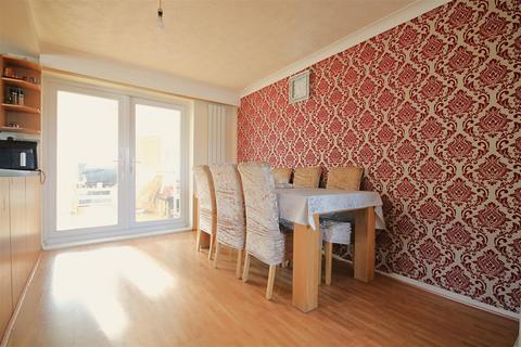 32 Barton Road, Slough, SL3 8DF