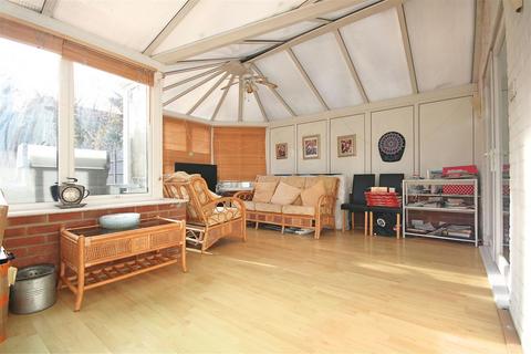 32 Barton Road, Slough, SL3 8DF