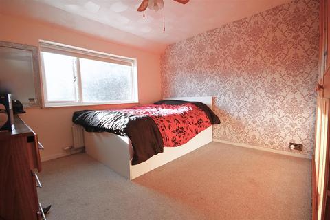 32 Barton Road, Slough, SL3 8DF