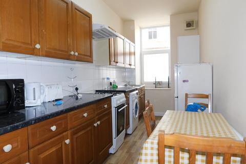 3 bedroom flat to rent, 11, Albert Street, Edinburgh, EH7 5LQ