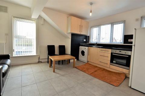 2 bedroom flat to rent, 133 Cardigan Road