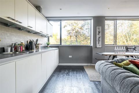 1 bedroom flat for sale, Lower Street, Haslemere, Surrey, GU27