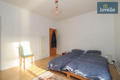 12 Crescent Street, Grimsby, DN31 2HB