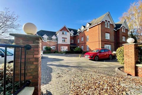 2 bedroom flat for sale, New Road, Ferndown