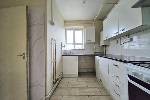 2 bedroom flat for sale, Dock Road, London, E14 8HB