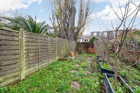 3 bedroom apartment for sale, Lordship Lane, London, SE22