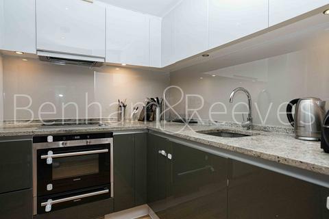 2 bedroom apartment to rent, Marsh Wall, Canary Wharf E14