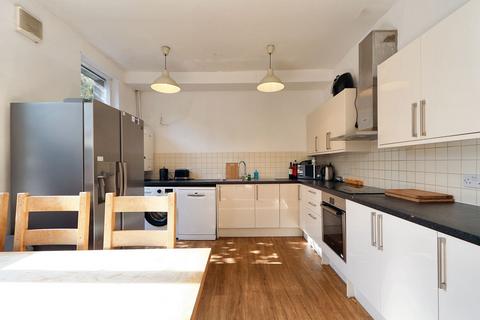 6 bedroom terraced house to rent, Clarence Place, Bristol, BS2