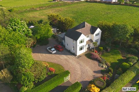 4 bedroom detached house for sale, Bangor Road, Caernarfon, Gwynedd, LL55