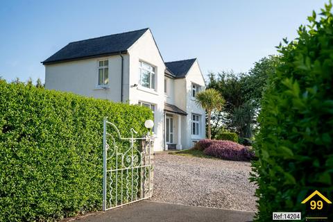 4 bedroom detached house for sale, Bangor Road, Caernarfon, Gwynedd, LL55