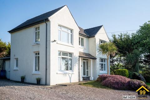 4 bedroom detached house for sale, Bangor Road, Caernarfon, Gwynedd, LL55