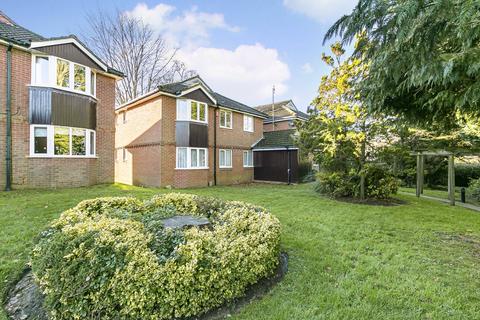 2 bedroom flat for sale, Douglas Court, Westerham, Kent