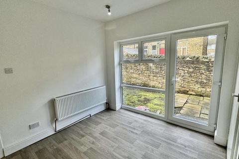 2 bedroom detached bungalow to rent, Earl Street, Keighley, BD21 2SS