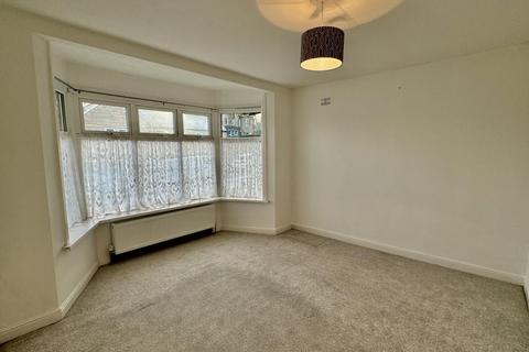 2 bedroom detached bungalow to rent, Earl Street, Keighley, BD21 2SS