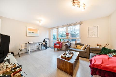 3 bedroom maisonette to rent, Westbridge Road Battersea SW11