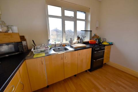 2 bedroom flat to rent, 129 Otley Road