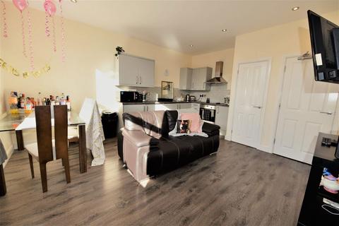 2 bedroom flat to rent, Otley Road