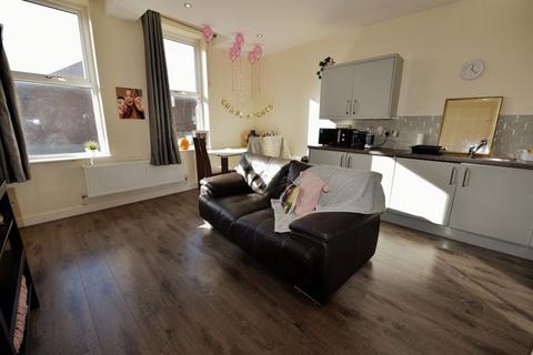 2 bedroom flat to rent, Otley Road