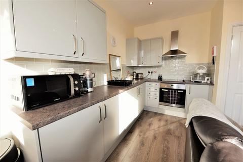 2 bedroom flat to rent, Otley Road