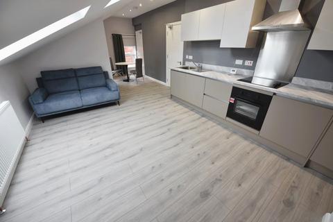 2 bedroom flat to rent, 5 Cardigan Road, Flat 4